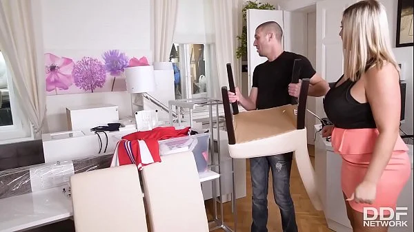 Wife Fucked in the Backseat After Road Head